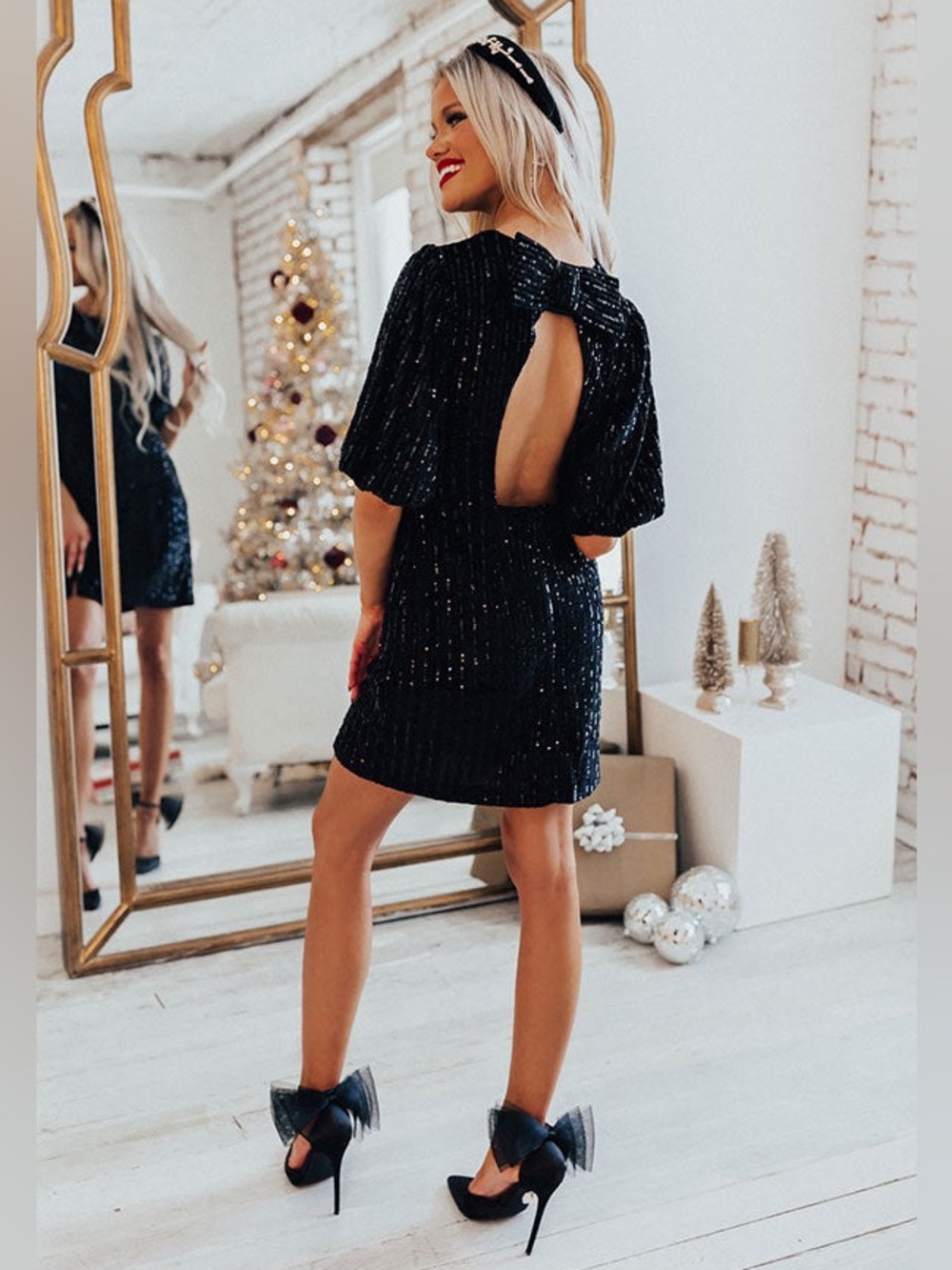 Entro Black Velvet Sequin Open Bow Back Puff Sleeve Party Mini Dress Size Medium